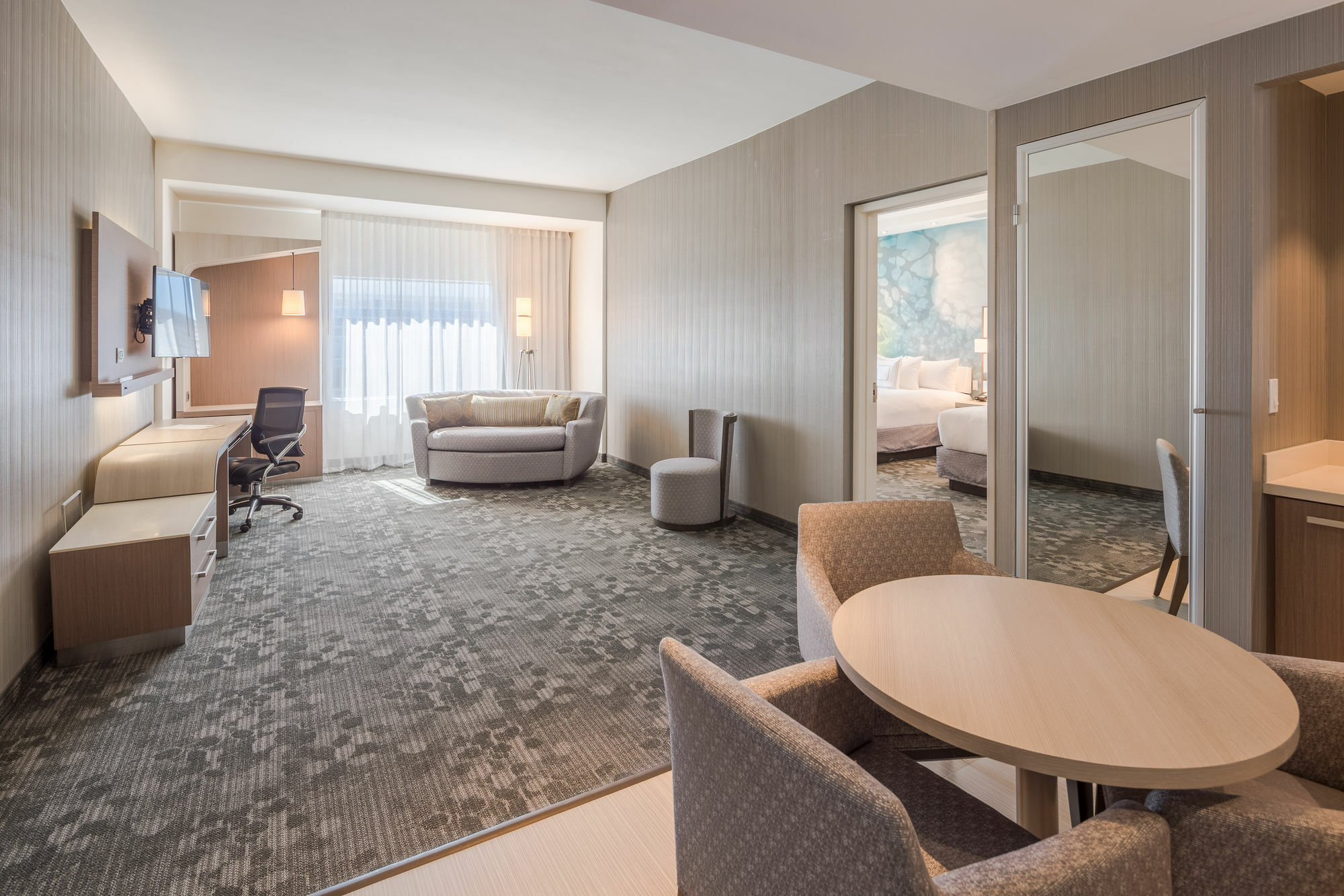 Courtyard By Marriott Chihuahua Hotel Exterior photo